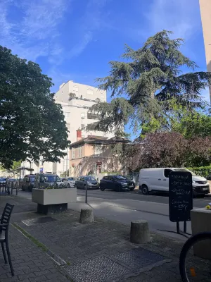 B&B Hotel Lyon Caluire Cité Internationale À proximité de l'hôtel Photos