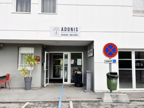 Adonis Hotel Bayonne Photos