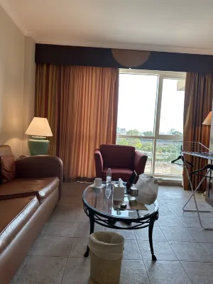 Marriott Executive Apartments Dubai Creek Zimmer Photos