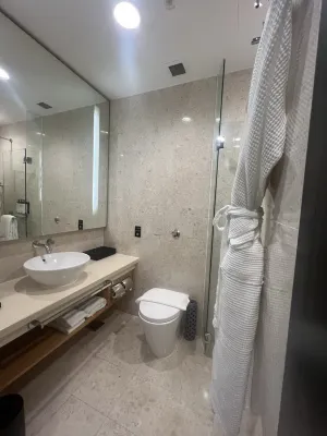 The Robertson House by The Crest Collection Kamar Photos