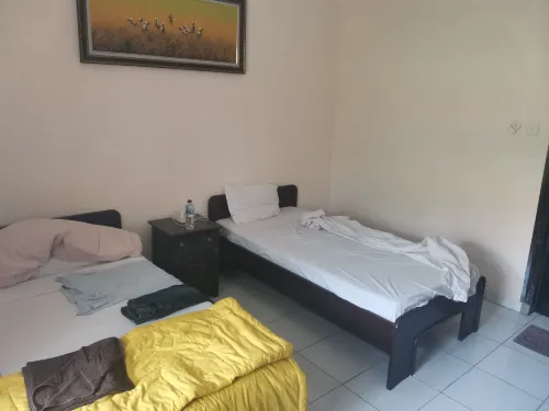 Berlian Beach Inn Kuta Kamar Photos