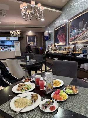 Hotel Amaroossa Grande Bekasi Makanan Photos