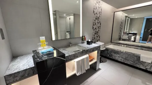 Holiday Inn Johor Bahru City Centre Habitaciones Photos