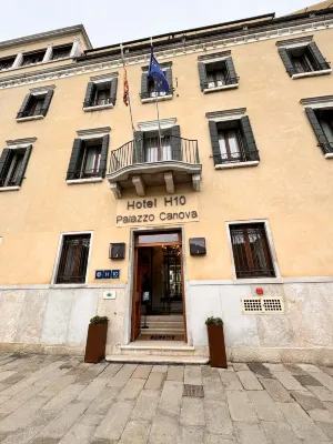 H10 Palazzo Canova Exterior Photos