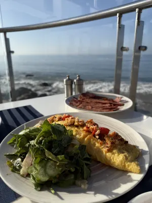 Malibu Beach Inn Restauration Photos