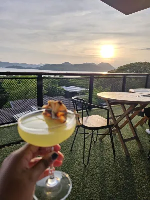 The Funny Lion - Coron Photos