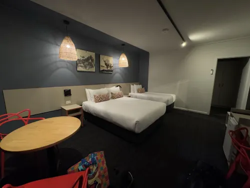 Nightcap at Monash Hotel Rooms Photos