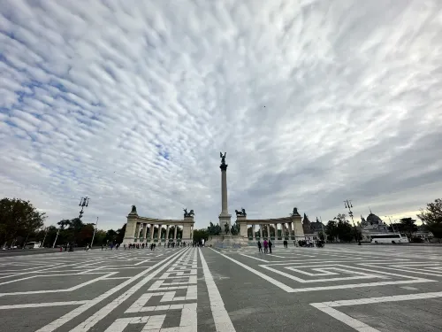 Ibis Budapest Heroes Square Рядом с отелем Photos
