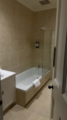 Prince's Gate Hotel Rooms Photos
