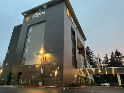 La Quinta Inn & Suites by Wyndham Marysville Exterior Photos