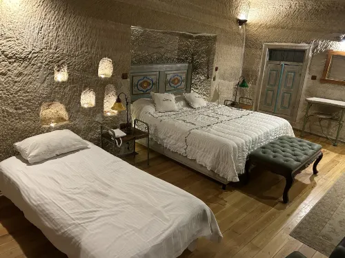 Terra Cave Hotel Zimmer Photos