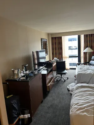 Hilton Chicago O'Hare Airport Rooms Photos