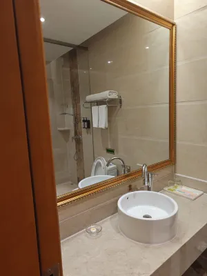 Vienna International Hotel (Guangzhou Xintang High Speed Railway Station Cowboy City Branch) Номера Photos