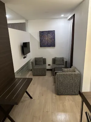 Sukhumvit Suites Hotel Photos