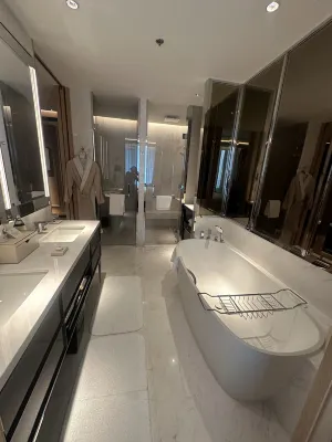 The Ritz-Carlton, Bangkok Chambres Photos