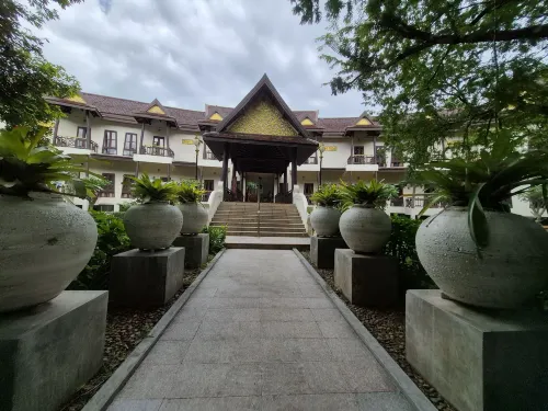 Phuwanalee Resort Photos