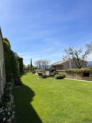 Airelles Gordes, La Bastide À proximité de l'hôtel Photos