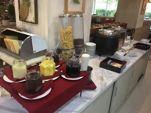 Daima Hotel Padang Photos