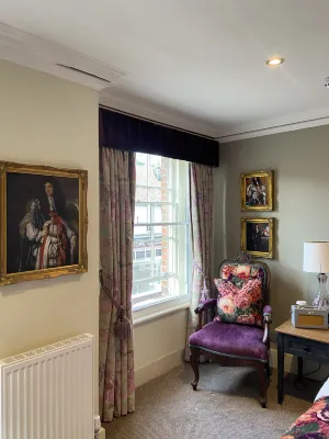 The Kings Arms and Royal Hotel, Godalming, Surrey Chambres Photos