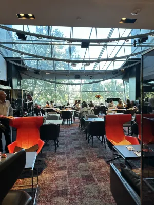 Park Plaza London Riverbank Restauration Photos