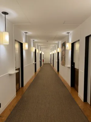 Louis Hotel Öffentliche Flächen Photos