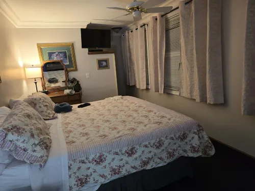 Madison Manor Boutique Hotel Rooms Photos