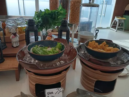 ARTOTEL Hub Simpang Temu Makanan Photos