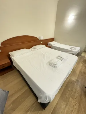 Hotel Laura Rooms Photos