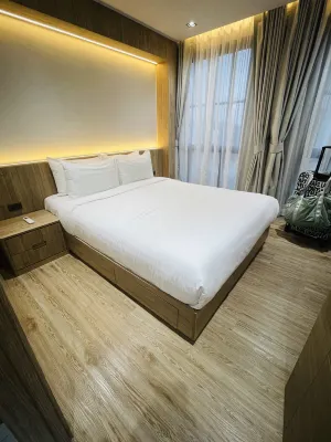 Leon Lasalle Hotel and Residences Camere Photos