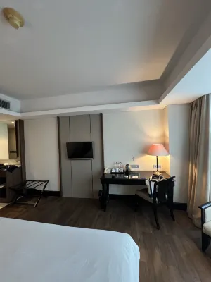 The Acacia Hotel & Resort Jakarta Kamar Photos