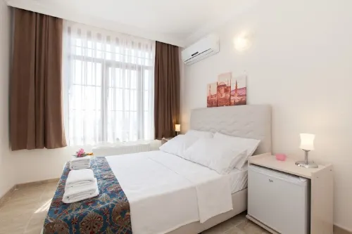Galley Hotel Kamar Photos