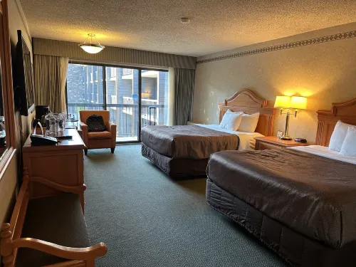 Banff Park Lodge Rooms Photos
