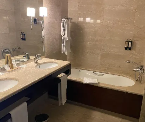 Eurostars Grand Marina Hotel GL Chambres Photos