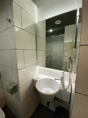 Tune Hotel KLIA Aeropolis (Airport Hotel) Chambres Photos