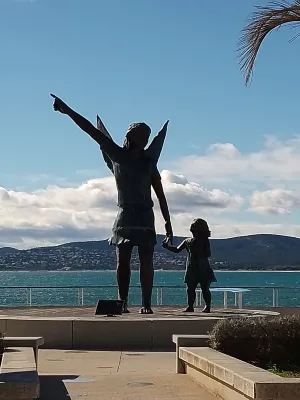 Résidence Le Méditerranée - Saint Raphaël - Vacances Bleues À proximité de l'hôtel Photos