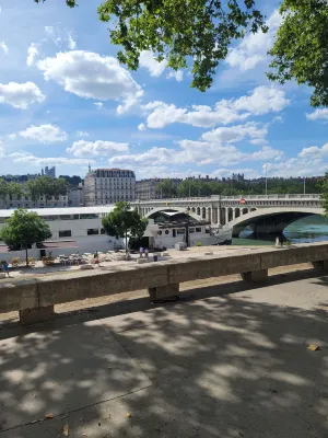 Hôtel Campanile Lyon Centre Berges du Rhone Espaces publics Photos
