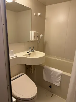 Toyoko Inn Osaka Umeda Higashi Rooms Photos