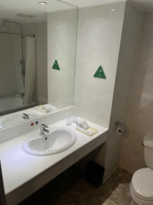 Mandarin Plaza Hotel Rooms Photos