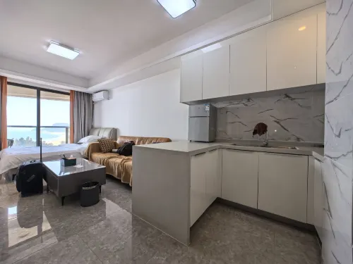 Yuhai Bay International Apartment (Hailing Island Dajiao Bay Maritime Silk Road Tourist Area Store) Photos