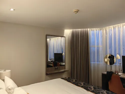 Clayton Hotel Chiswick Camere Photos