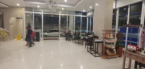 Whiz Prime Hotel Basuki Rahmat Malang Area Publik Photos