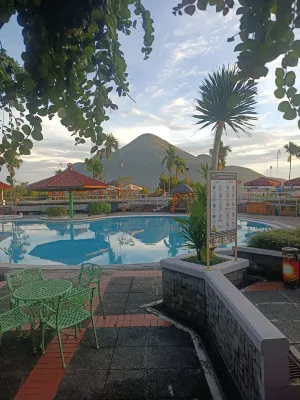 Grand Whiz Hotel Trawas Mojokerto Photos