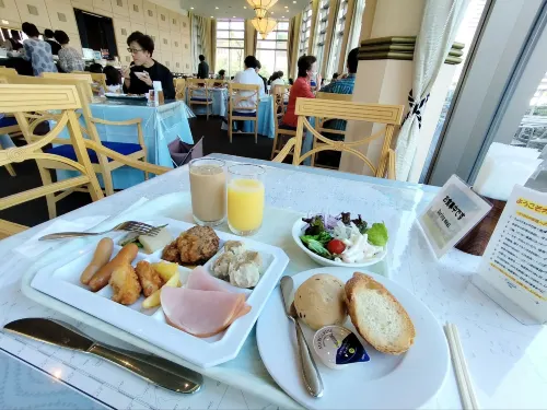 Navios Yokohama Dining Photos