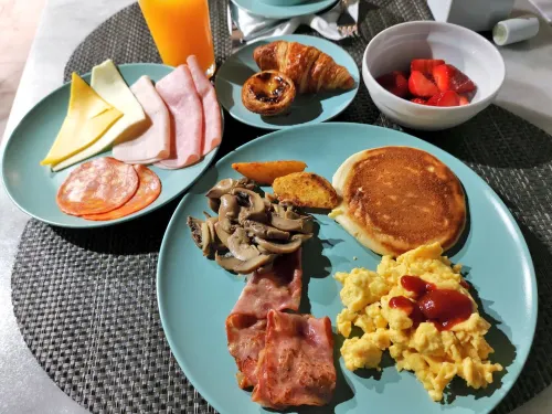 Lisbon City Hollywood Hotel by City Hotels Dining Photos
