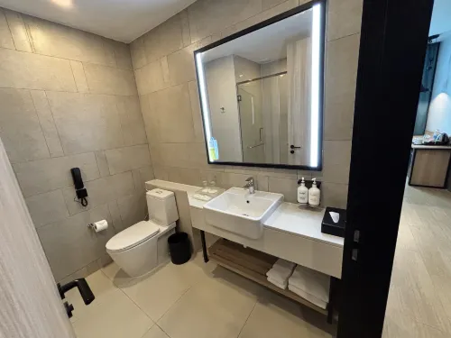 Holiday Inn & Suites Siracha Laemchabang Phòng Photos