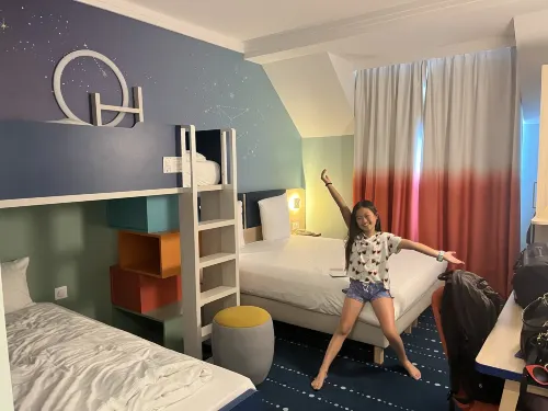 Grand Magic Hotel Rooms Photos