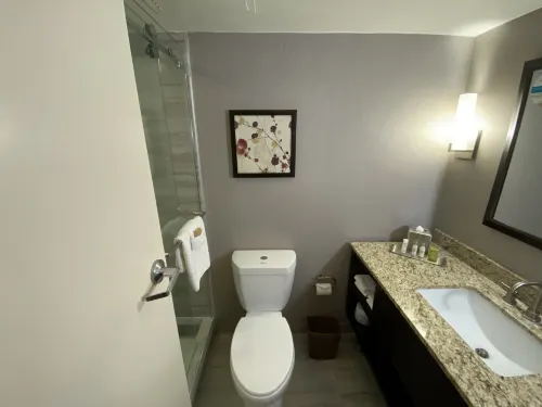 Doubletree by Hilton Los Angeles Downtown Rooms Photos