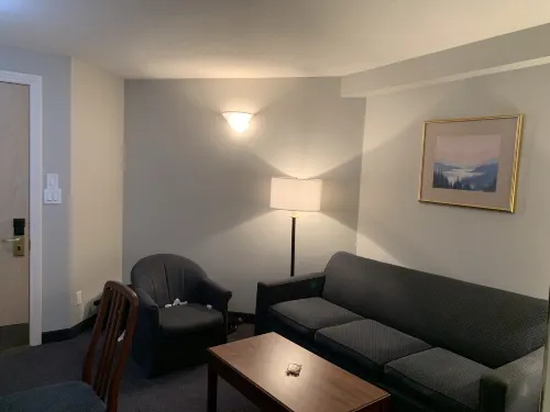 Rosedale on Robson Suite Hotel Rooms Photos