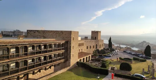 Parador de Tortosa À proximité de l'hôtel Photos