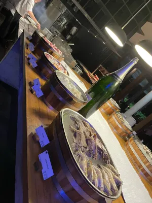 홀리데이 인 리조트 칸두마 몰디브 식사 Photos